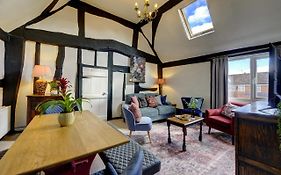 Loft Cottage By Spa Town Property - 2 Bed Tudor Retreat Near To Stratford-Upon-Avon, Warwick & Solihull