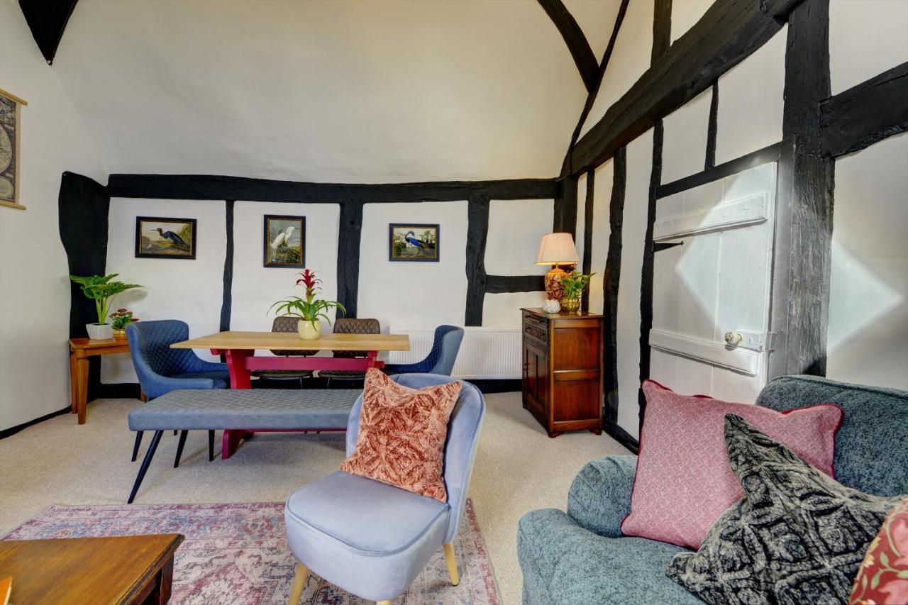 Loft Cottage: Tudor Retreat Near Stratford-Upon-Avon Exterior photo