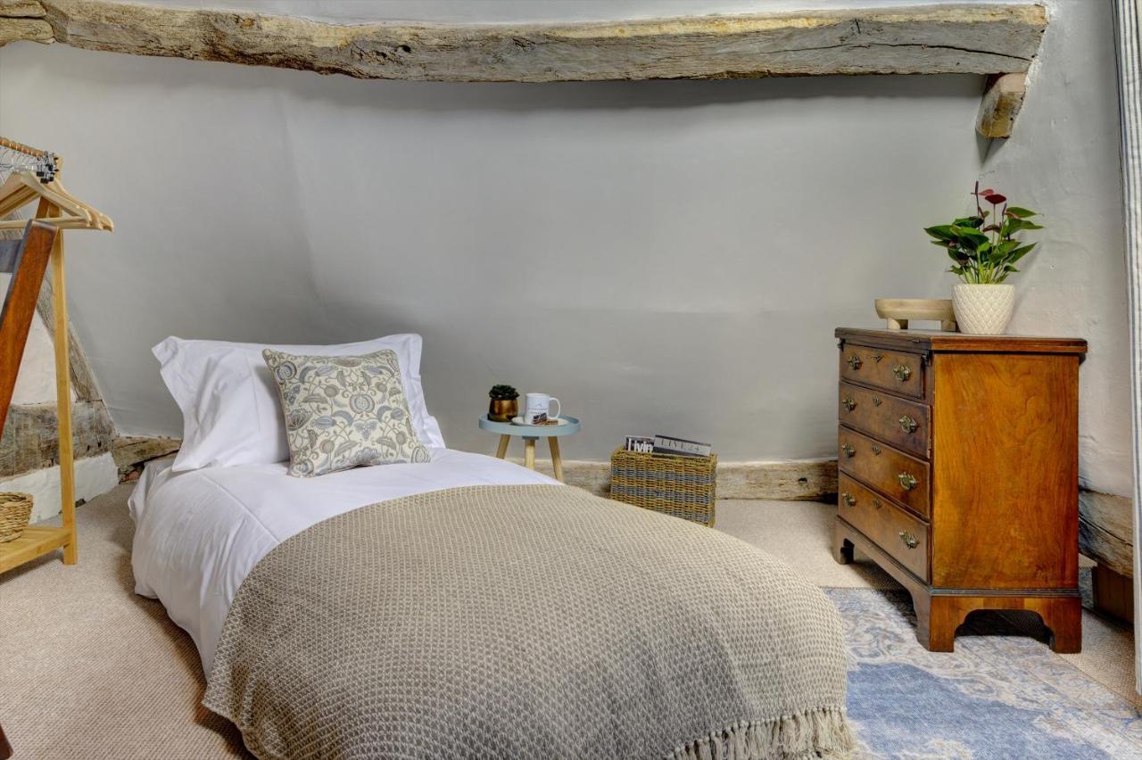 Loft Cottage: Tudor Retreat Near Stratford-Upon-Avon Exterior photo